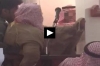 فيديو.. لحظة إنزال خطيب سعودي من على المنبر بالقوة<font color=red size=-1>- عدد المشاهدین: 1357</font>