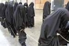 خرید فروش زنان عراقی توسط داعش حلال است!