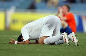 سجده در فوتبال حرام است