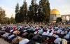 خمسون ألفا يؤدون صلاة الجمعة في المسجد الاقصى